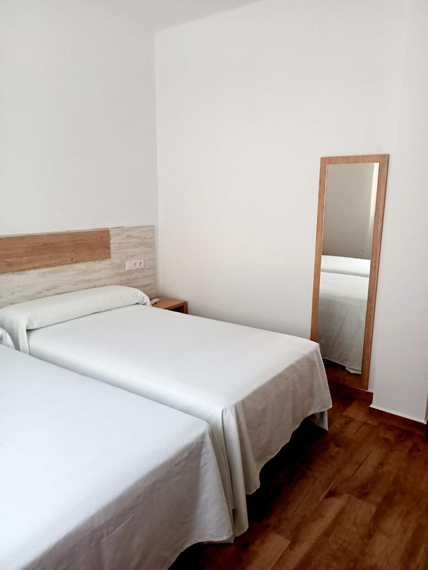 Apartamentos El Arenal Acebo Ruang foto