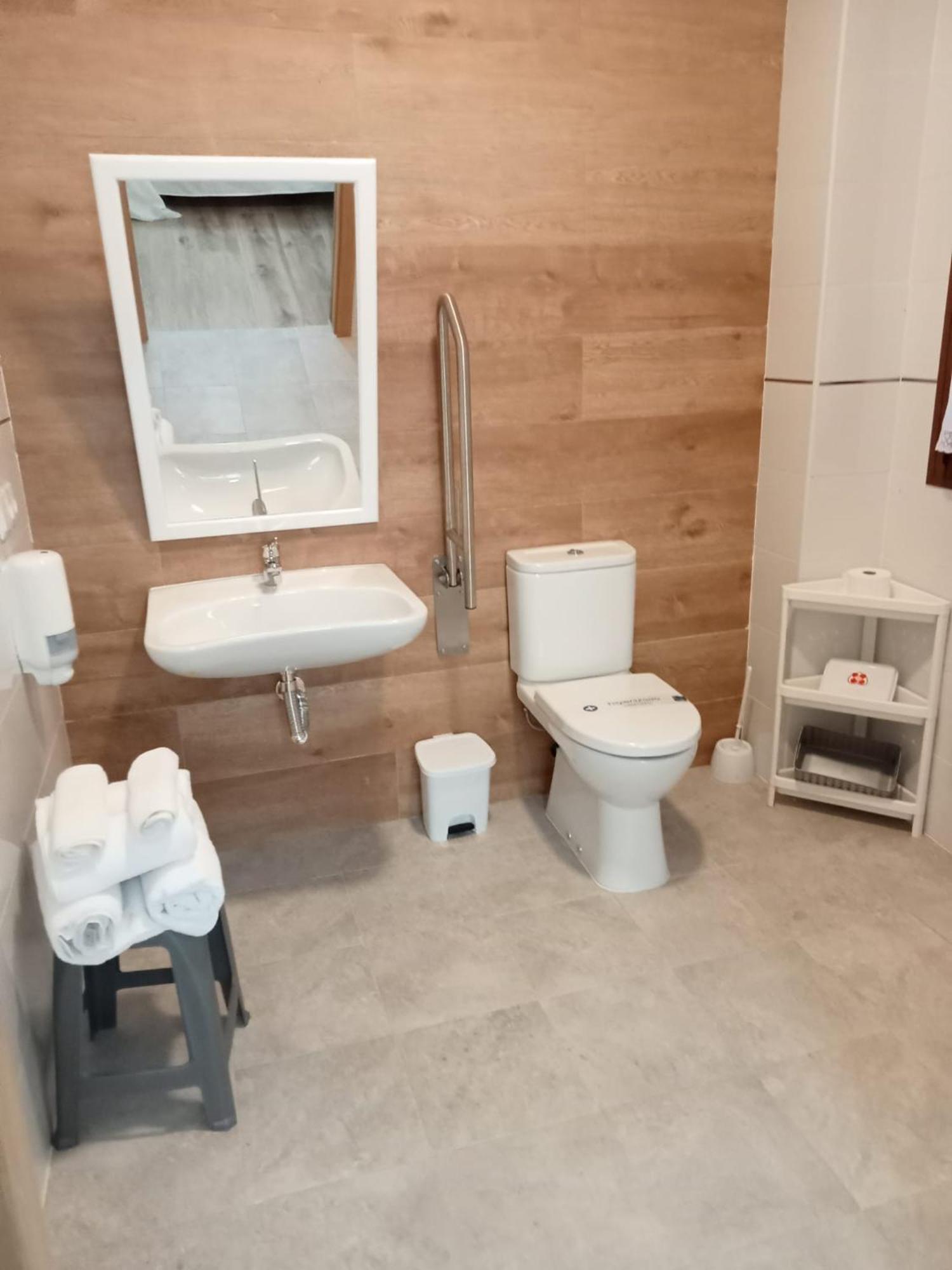 Apartamentos El Arenal Acebo Ruang foto
