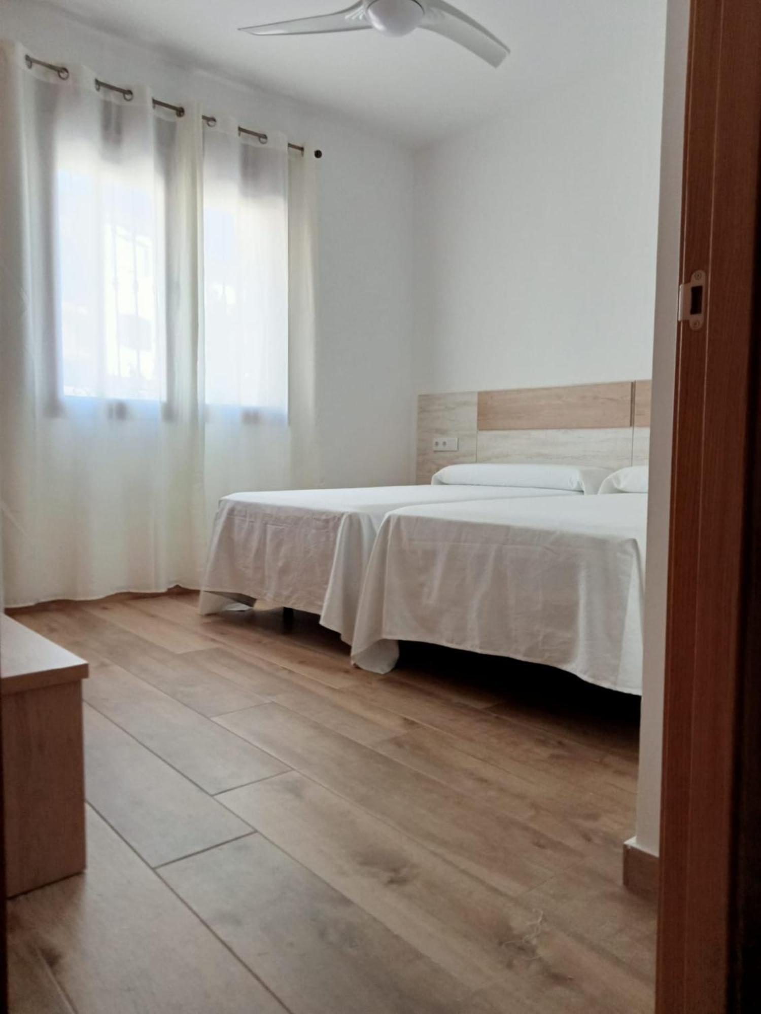 Apartamentos El Arenal Acebo Ruang foto